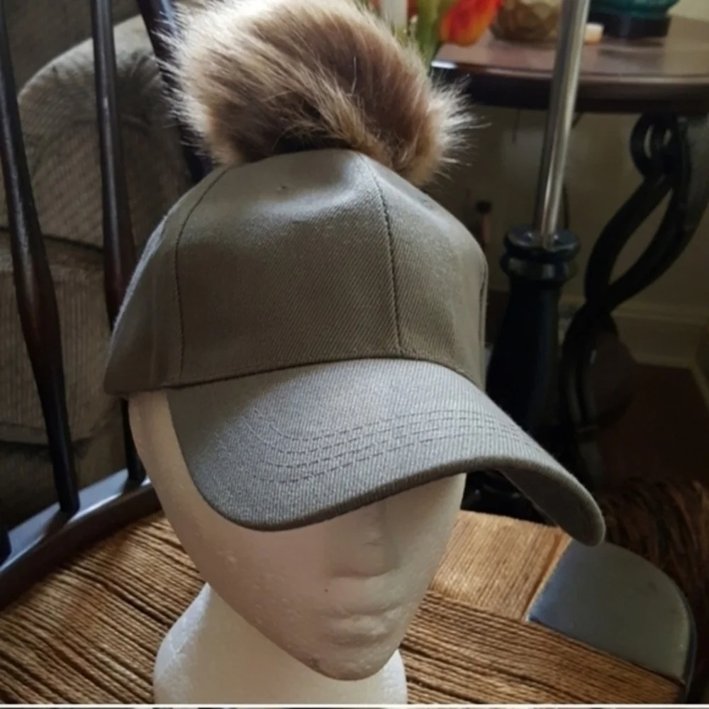 Gray  Baseball Cap Hat w/ Removable Fur Pom Pom Winter Chic